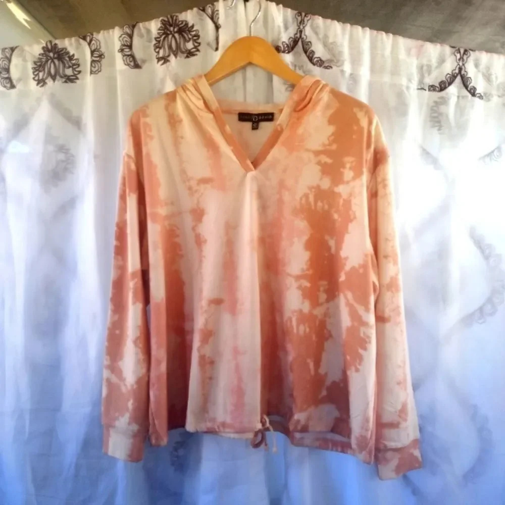 Fred David long sleeve tye dye sweater with hoody size 1x ( Bag M )